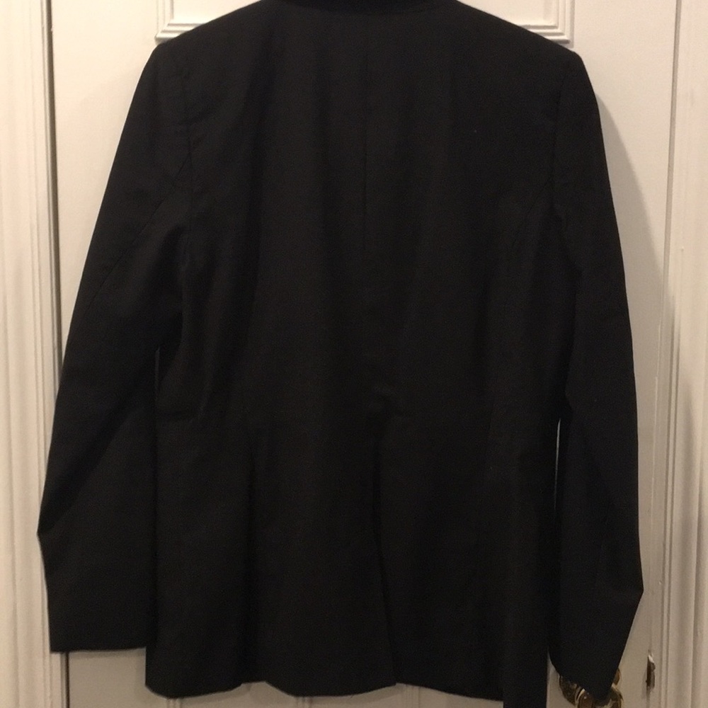 Blazer - Picture 6 of 6